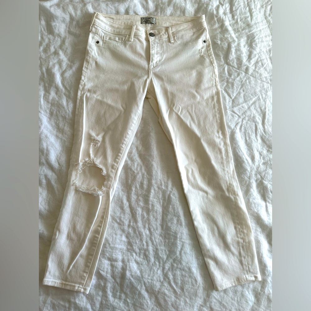 Abercrombie & Fitch ‘Harper’ women’s skinny white ankle jeans for sale!